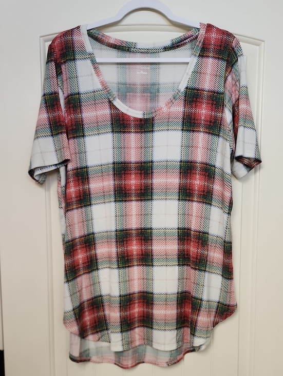 24/7 Maurices Tops - Women's White Plaid Short Sleeve Tunic Top with Red and Green Accents
